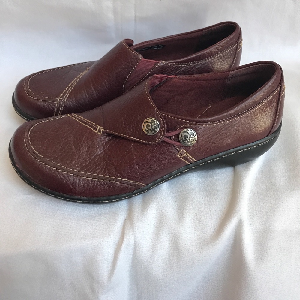 Clarks Bendable Shoes Size 7 N